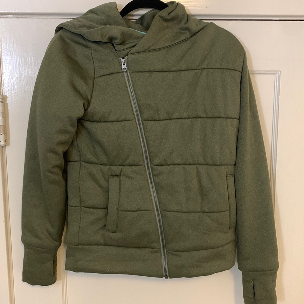 Gorgeous olive puffer The North Face jacket